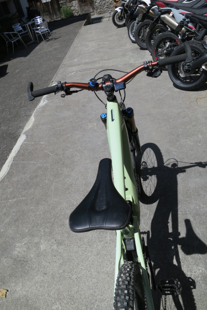 Santa Cruz Heckler MX CC 2023